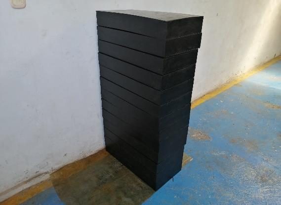 Apoyos de neopreno reforzados apilados